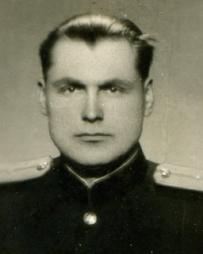 Stokas Julius, Petro